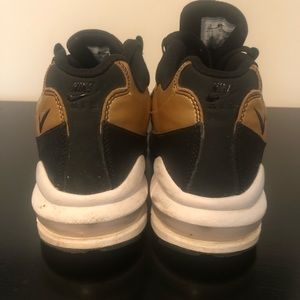 Nike Boys Air Max. Size 7Y